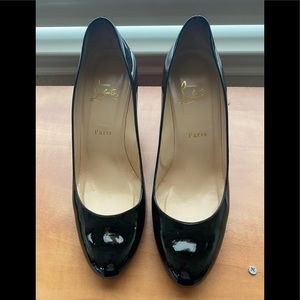 Beautiful black Christian Louboutin pumps- Size 40.